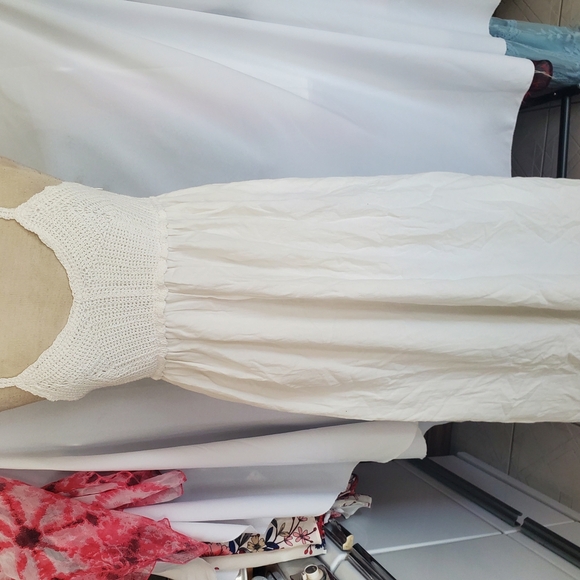 So Me White Maxi Dress Elegant and Timeless - Picture 3 of 7